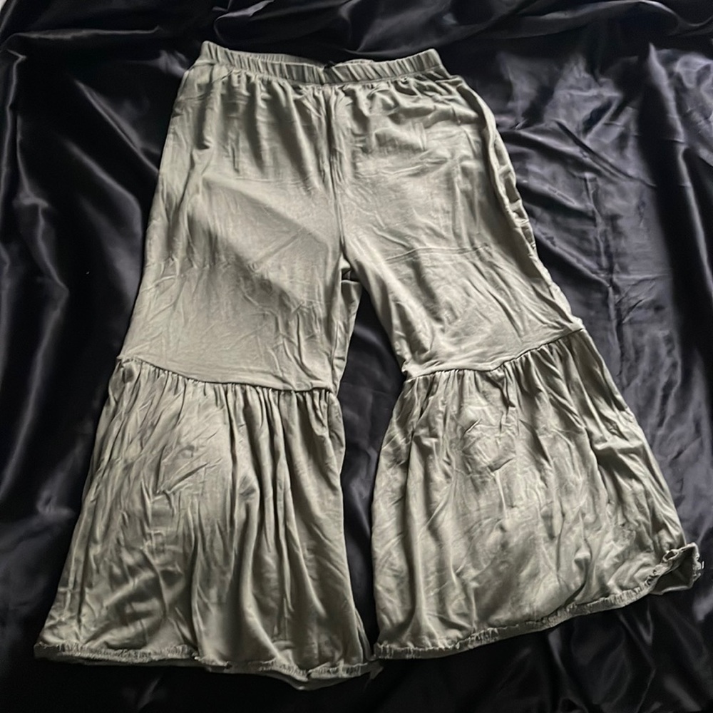 FashionNova Ballon Olive Pants Size XS